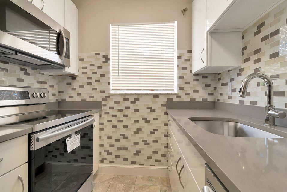 TOWNSITE APTS XV CONDO - Residential Lease