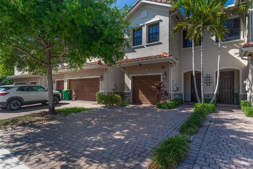 Positioned in one of Tamarac's most convenient pockets, this 3-bedroom, 2.5-bath townhouse delivers the kind of everyday ease buyers are actually looking for. Built in 2016, it features a clean, open layout, a 1-car garage, and a floorplan that just works—whether you're hosting, working from home, or keeping life simple. Located just off Commercial Blvd and minutes to the Turnpike, you're surrounded by everything—grocery stores, shopping, dining—all within a quick drive (3 mins). The community adds even more value with a pool, hot tub, playground, and plenty of guest parking. Low-maintenance, well-located, and ready to go—this is the smart buy in Tamarac. Let me know when you'd like to schedule a private tour.