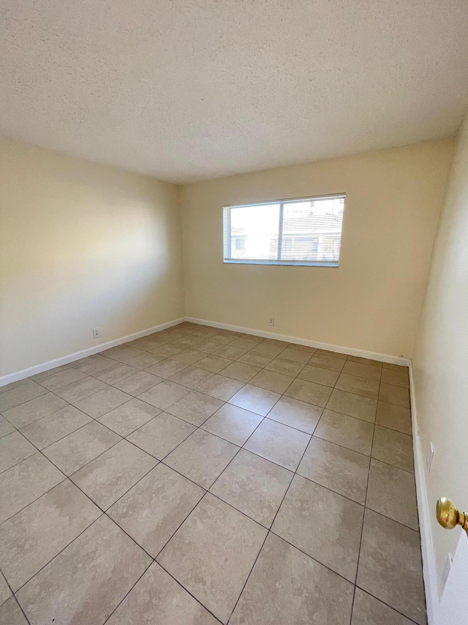 APARTMENTS AT TIMBERLAKE CONDO - Residential Lease