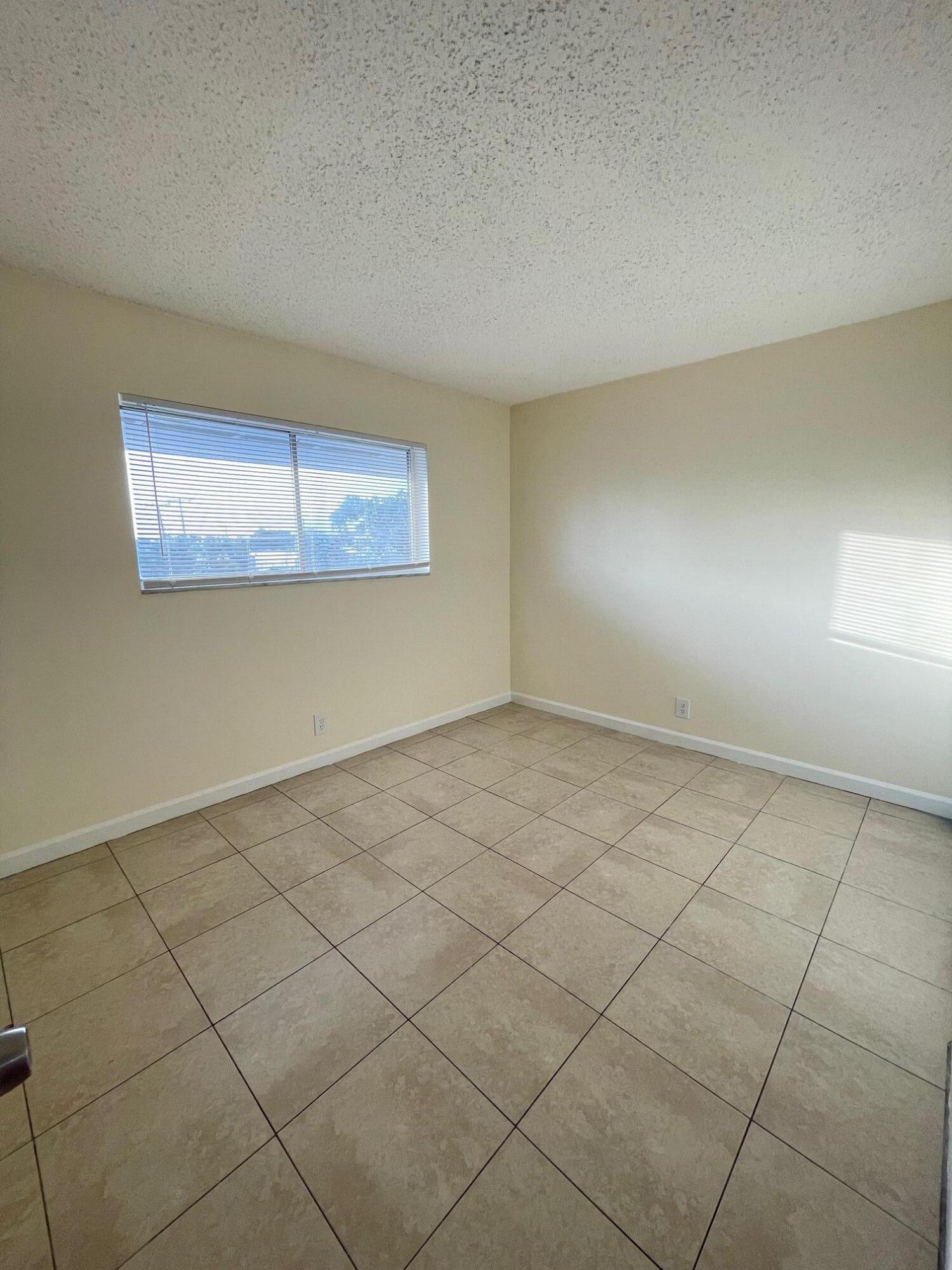 APARTMENTS AT TIMBERLAKE CONDO - Residential Lease