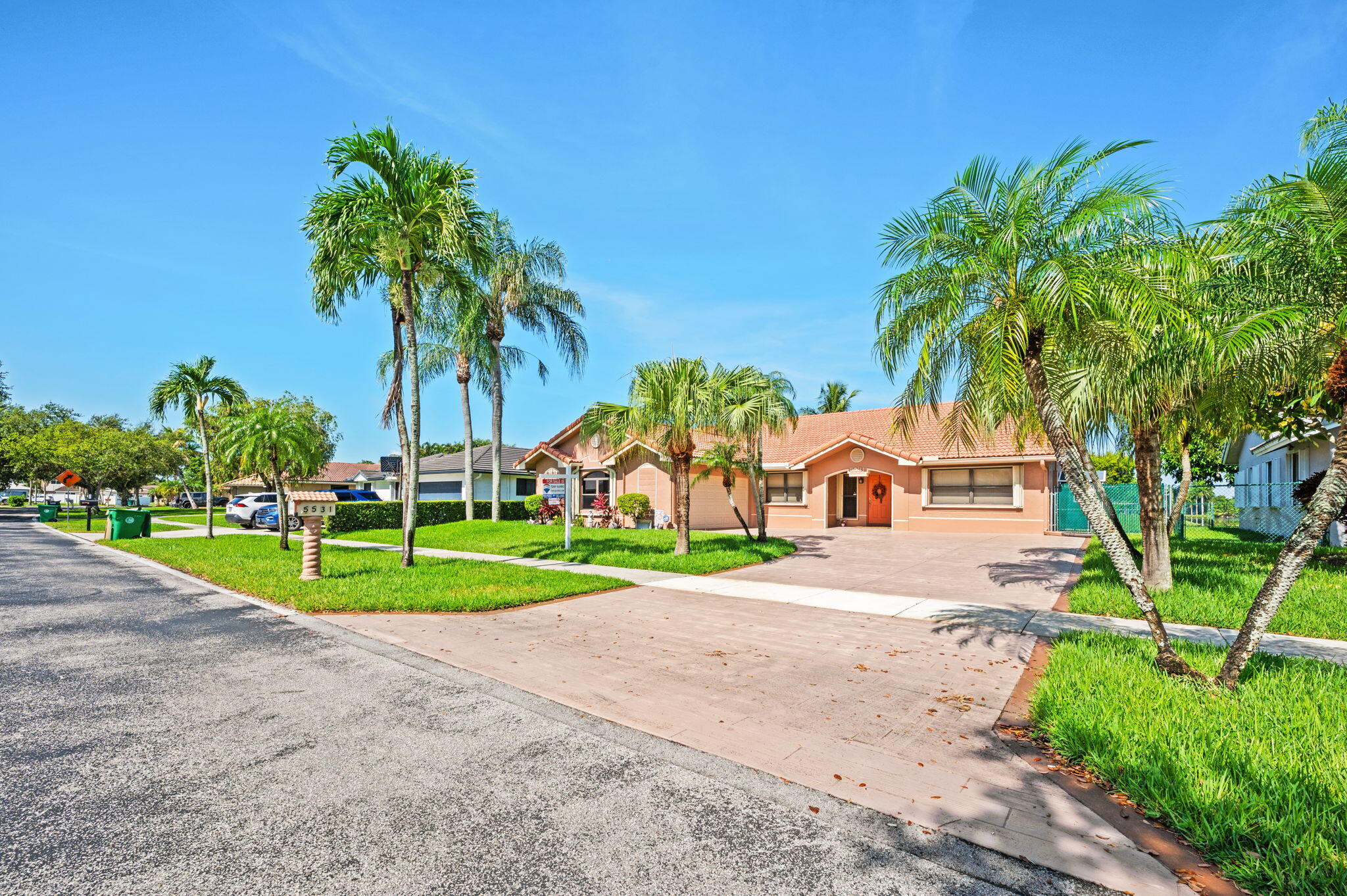 5531 Hawkes Bluff Avenue, Davie FL 33331