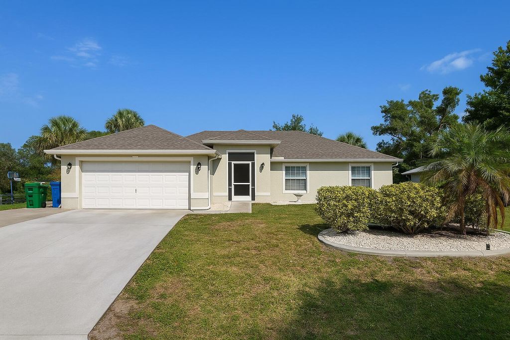 Photo of 362 Columbus Street, Sebastian, FL 32958 (MLS # R11092059)