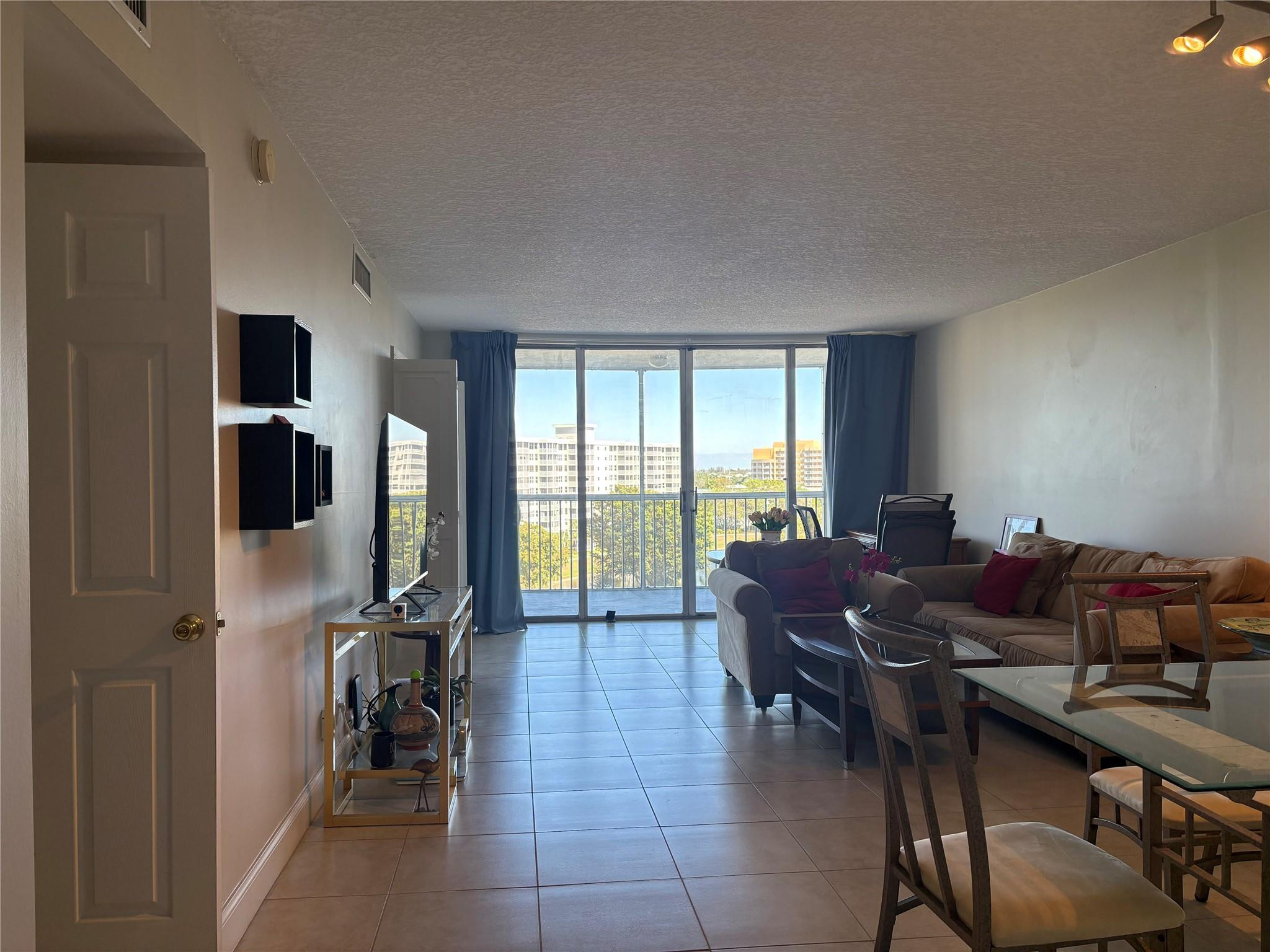 No 39 Palm-Aire Country C - Residential Lease