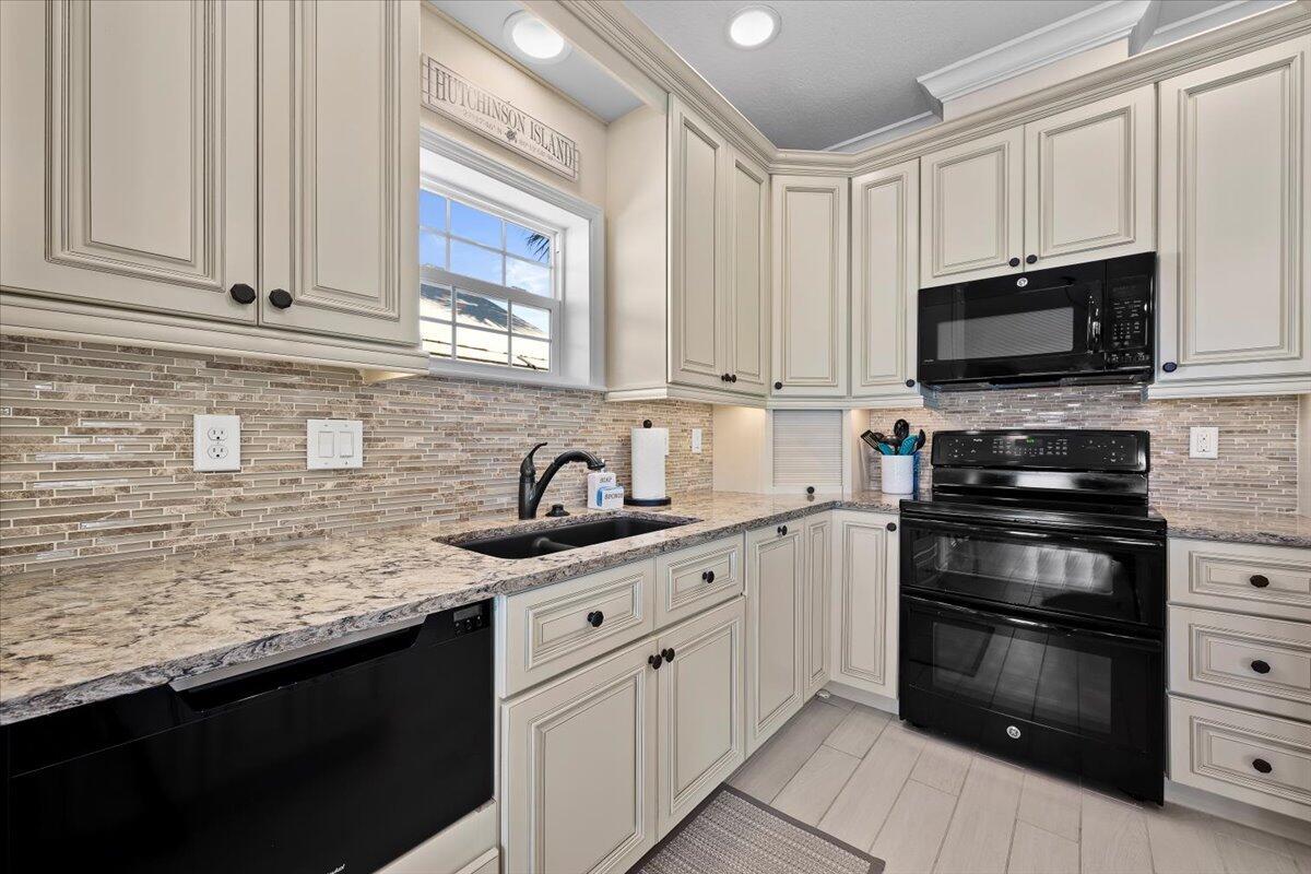 VENTURE OUT AT INDIAN RIV - Residential