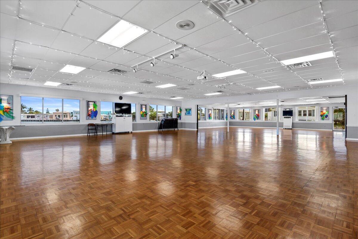 VENTURE OUT AT INDIAN RIV - Residential