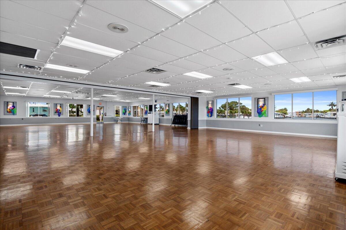 VENTURE OUT AT INDIAN RIV - Residential