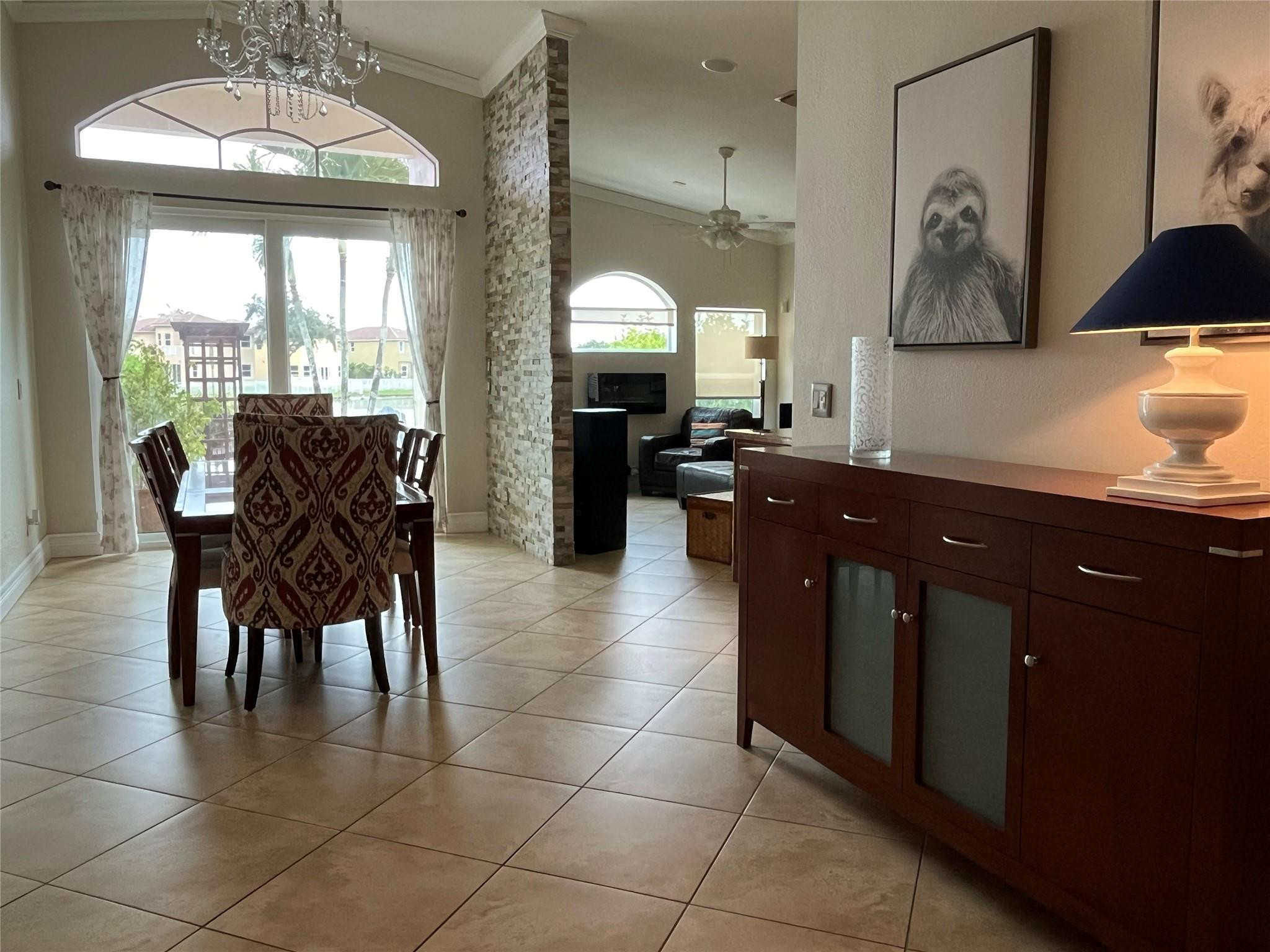 Escada 174-84 B - Residential