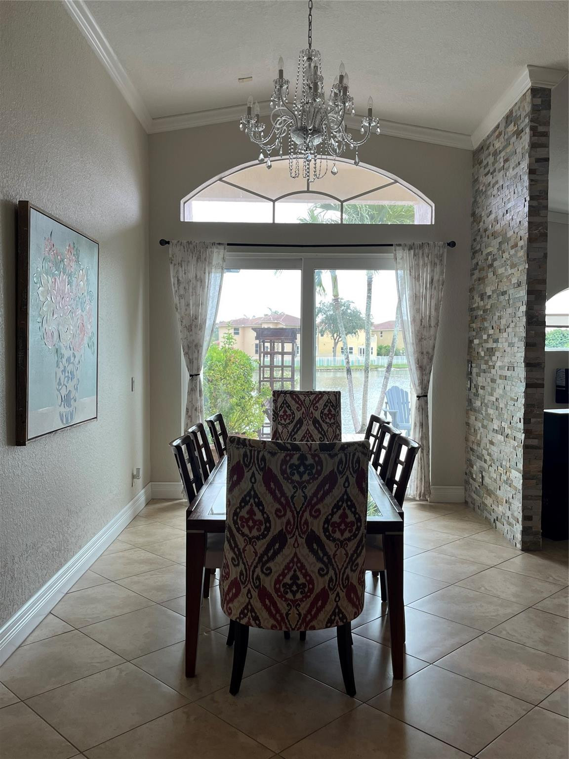 Escada 174-84 B - Residential