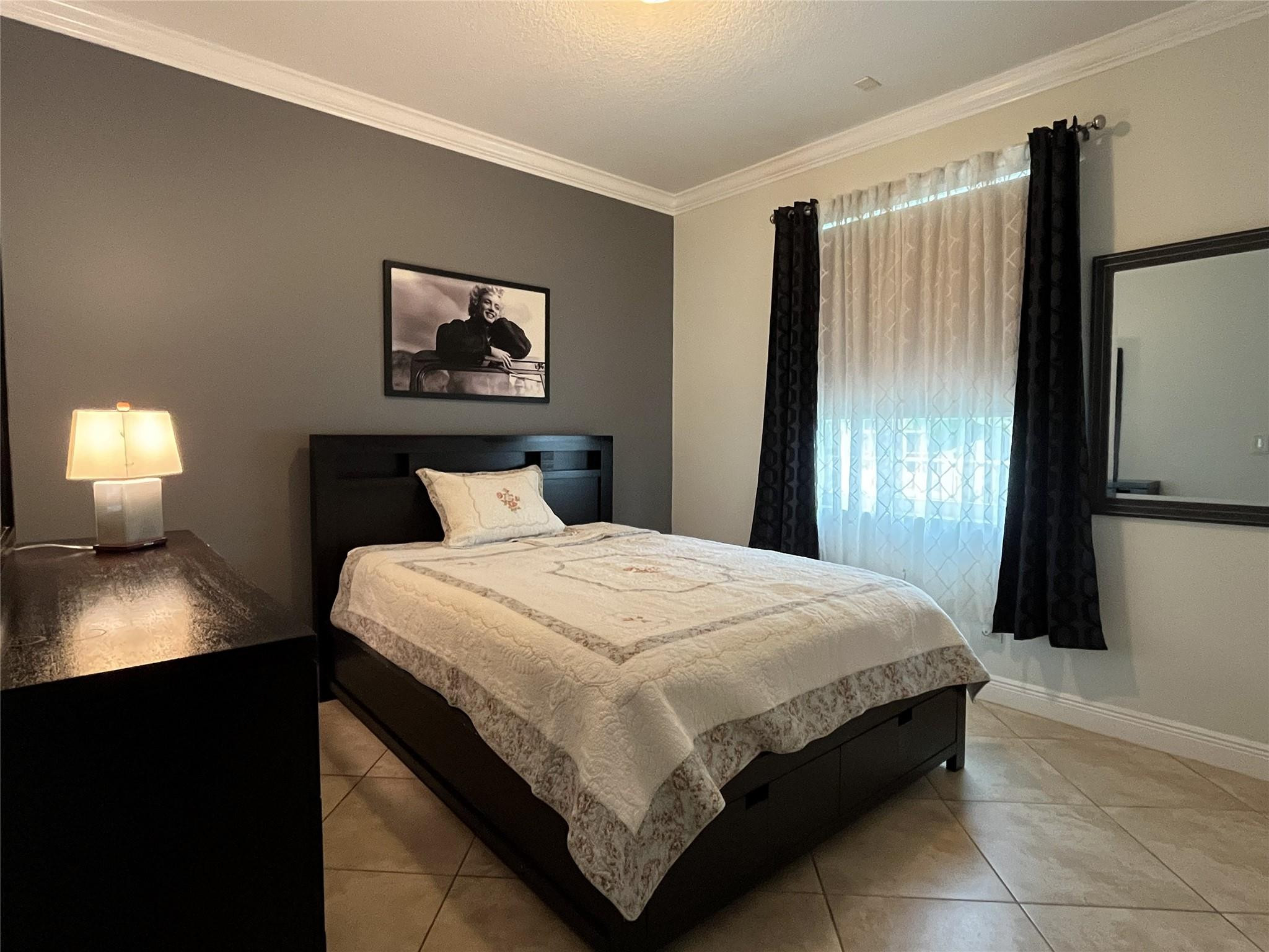 Escada 174-84 B - Residential