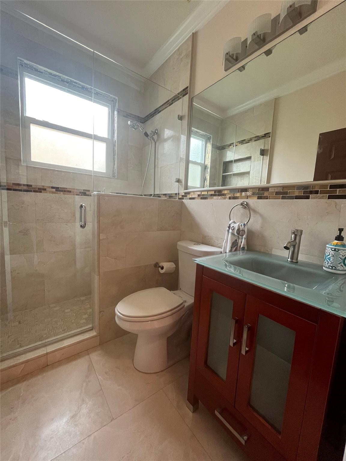 Escada 174-84 B - Residential