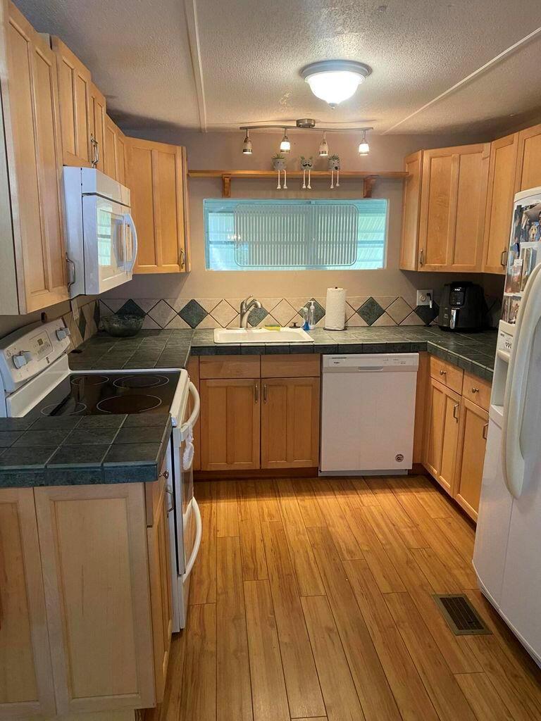 Spanish Lakes One - Residential Lease