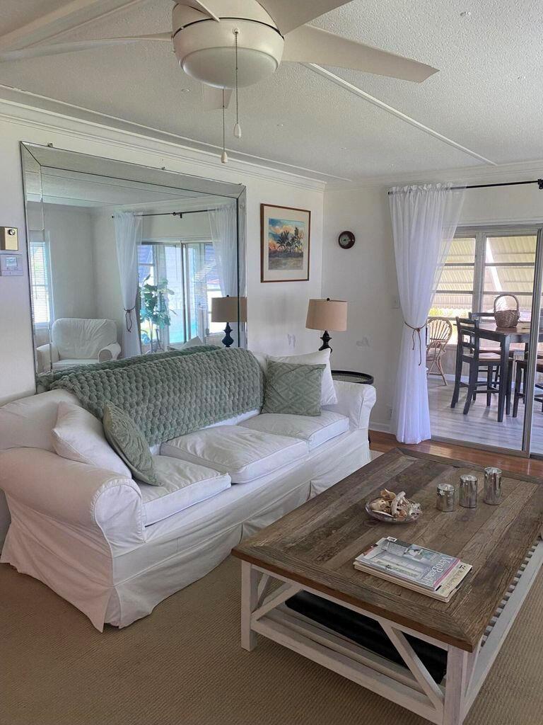 Spanish Lakes One - Residential Lease