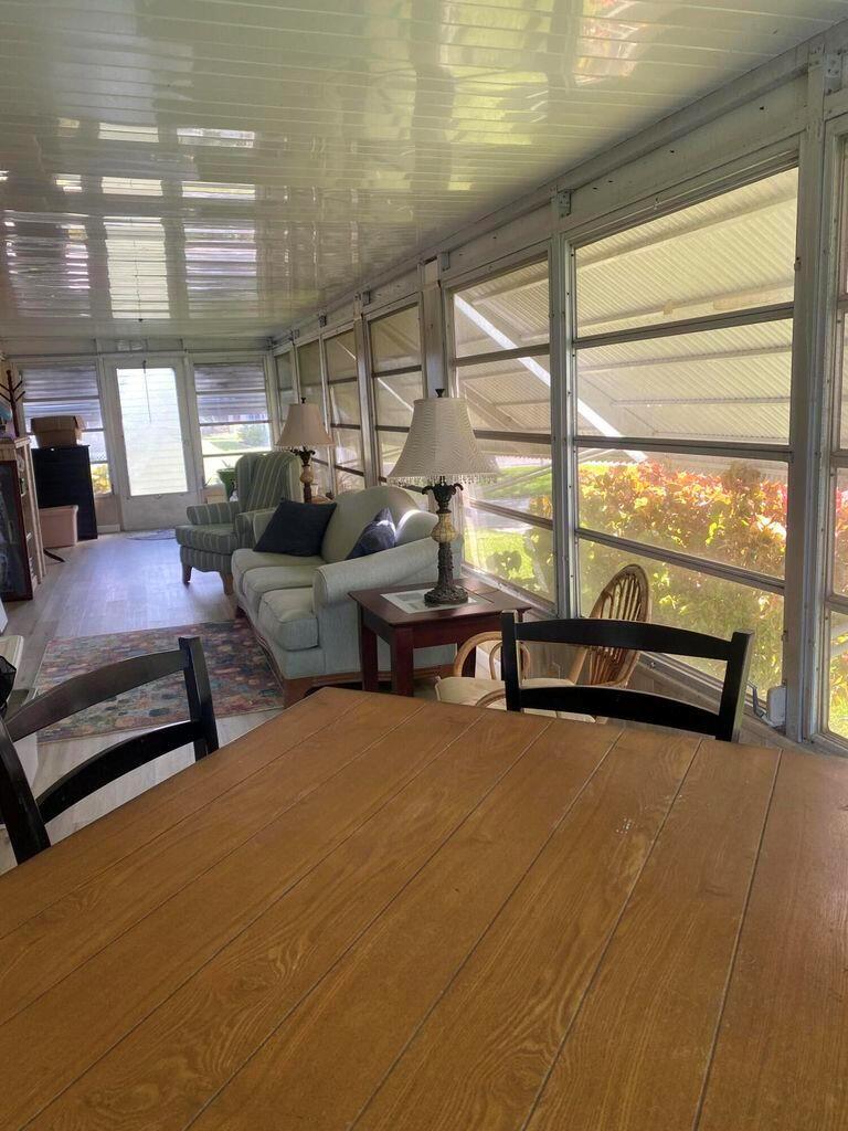 Spanish Lakes One - Residential Lease