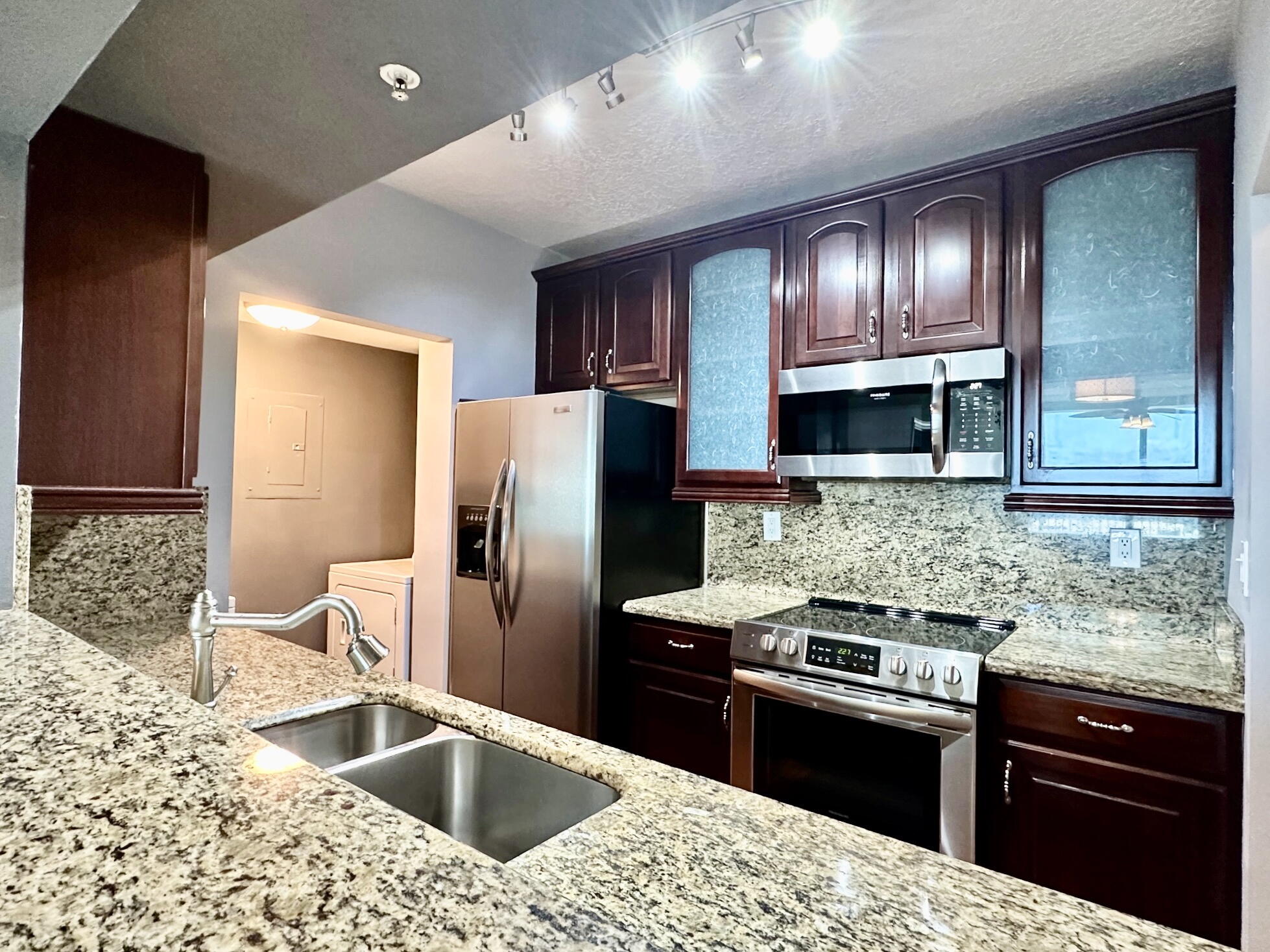 TIDES AT BRIDGESIDE SQUARE - Residential Lease