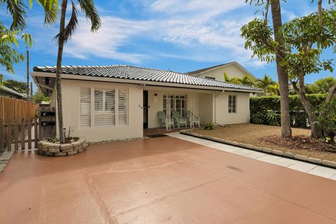 320 S Ocean Breeze Lake Worth Beach FL 33460