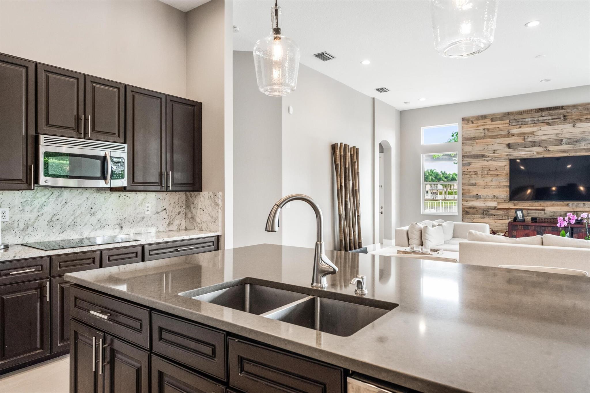 Grande Bay States - Residential Lease