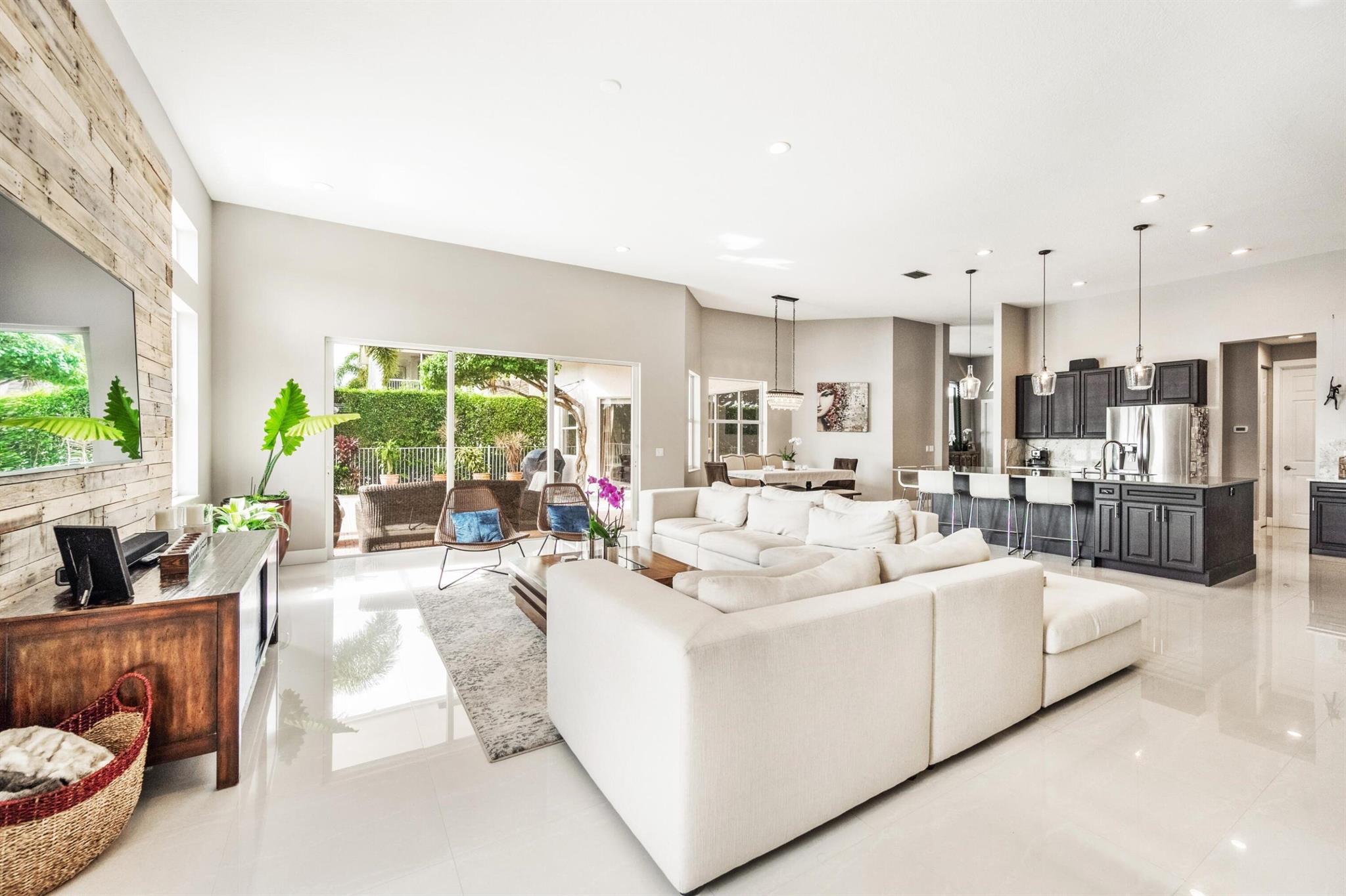 Grande Bay States - Residential Lease