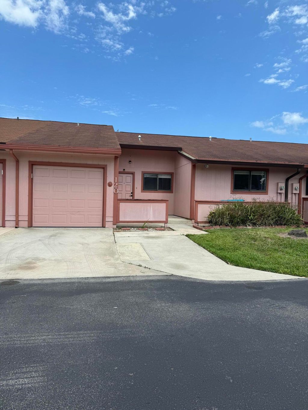 Photo of 120 Mayfair Lane, Boynton Beach, FL 33426 (MLS # R10986844)
