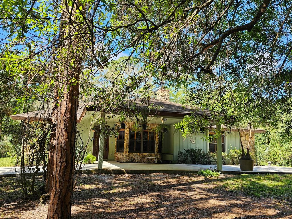 Photo of 15269 115th Avenue N, Jupiter, FL 33478 (MLS # R10962006)