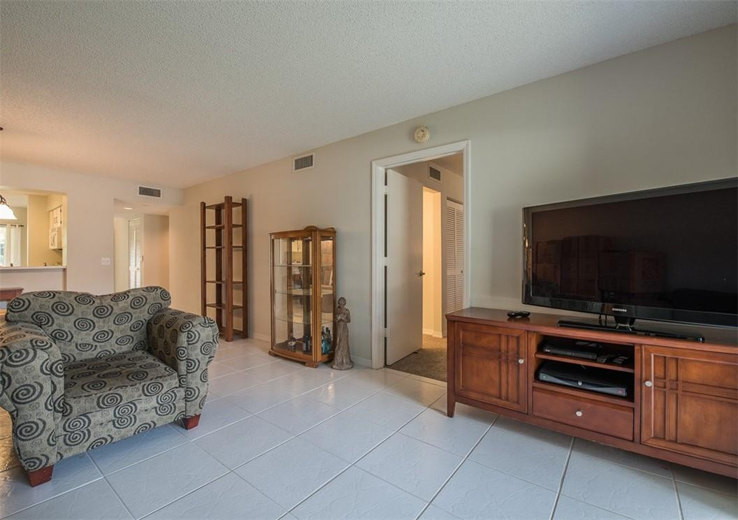 DEVON I CONDO - Residential