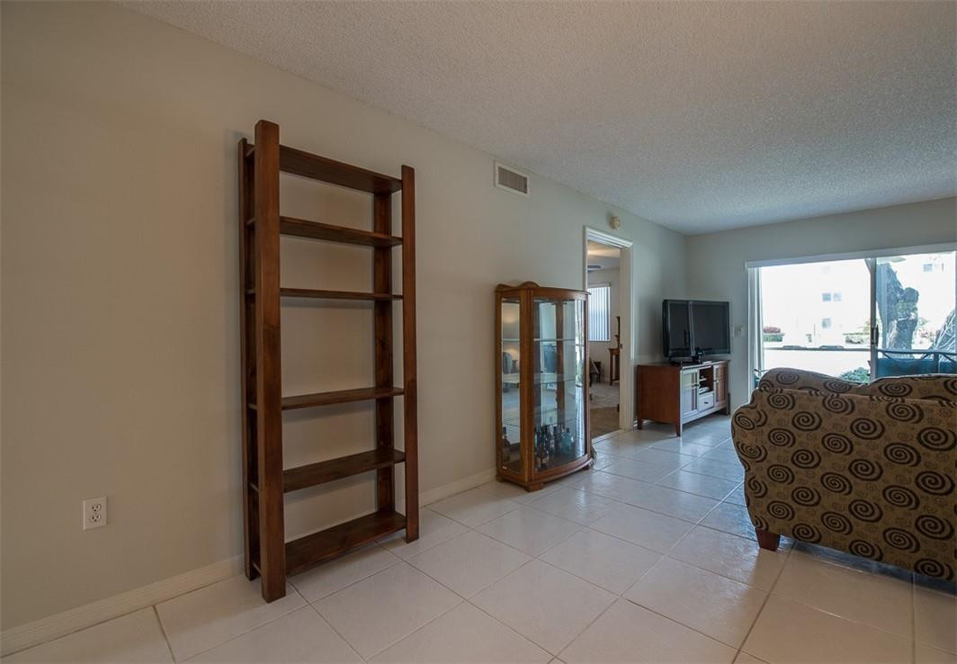 DEVON I CONDO - Residential
