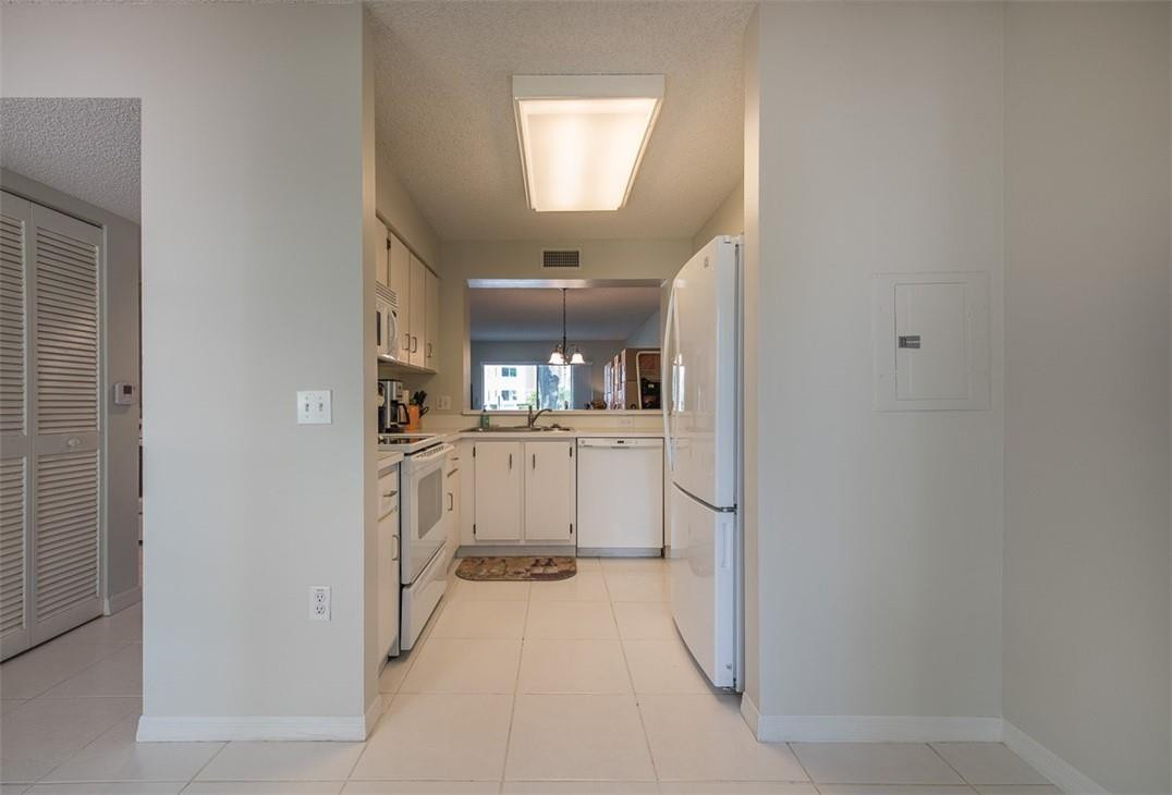 DEVON I CONDO - Residential