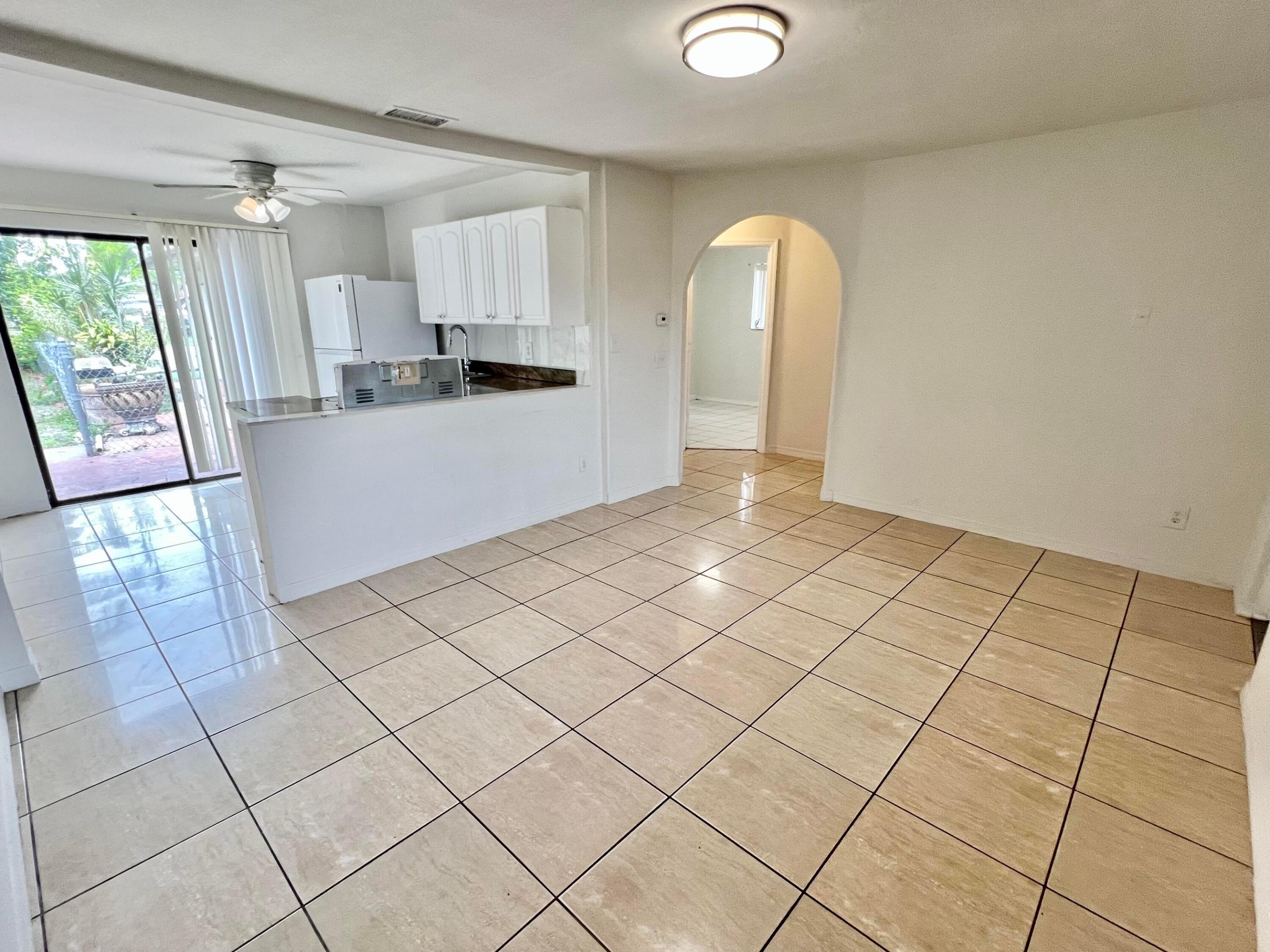 BEVERLY PARK - Residential Lease