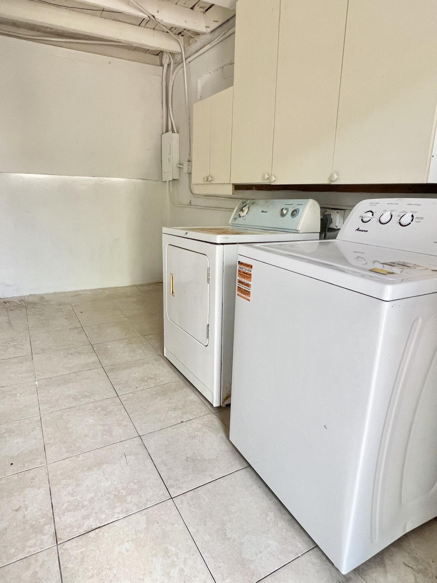 BEVERLY PARK - Residential Lease