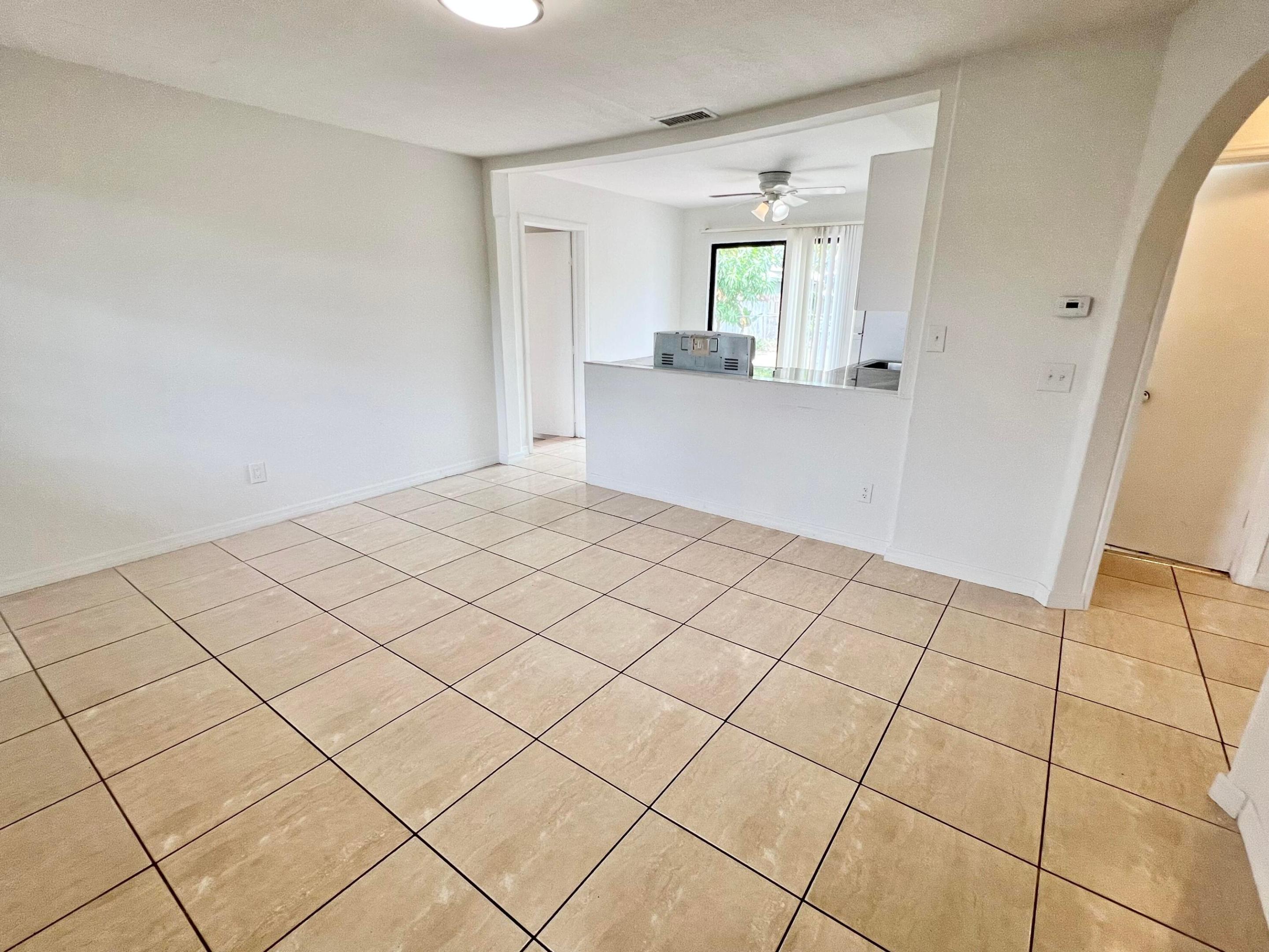 BEVERLY PARK - Residential Lease