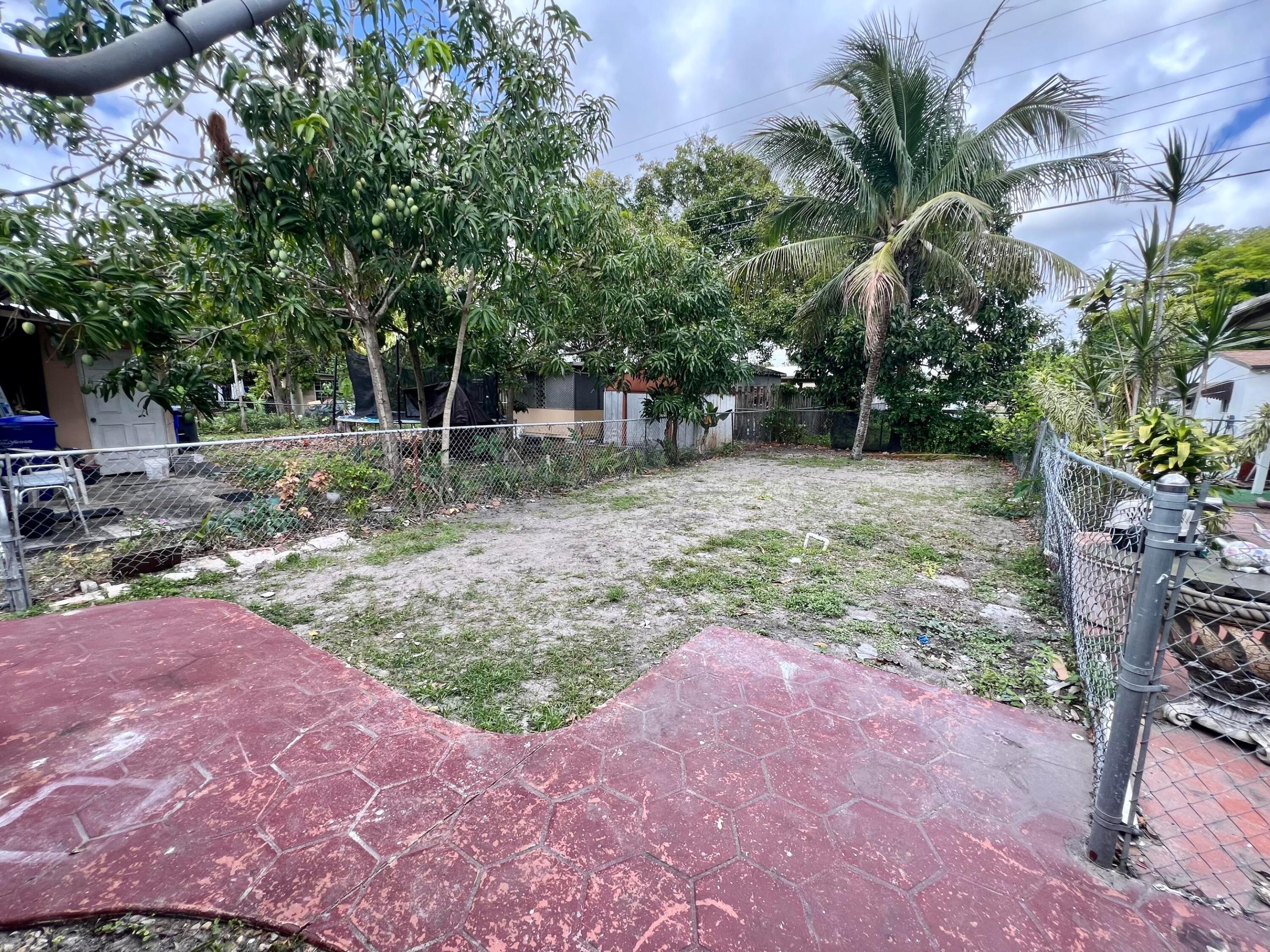 BEVERLY PARK - Residential Lease