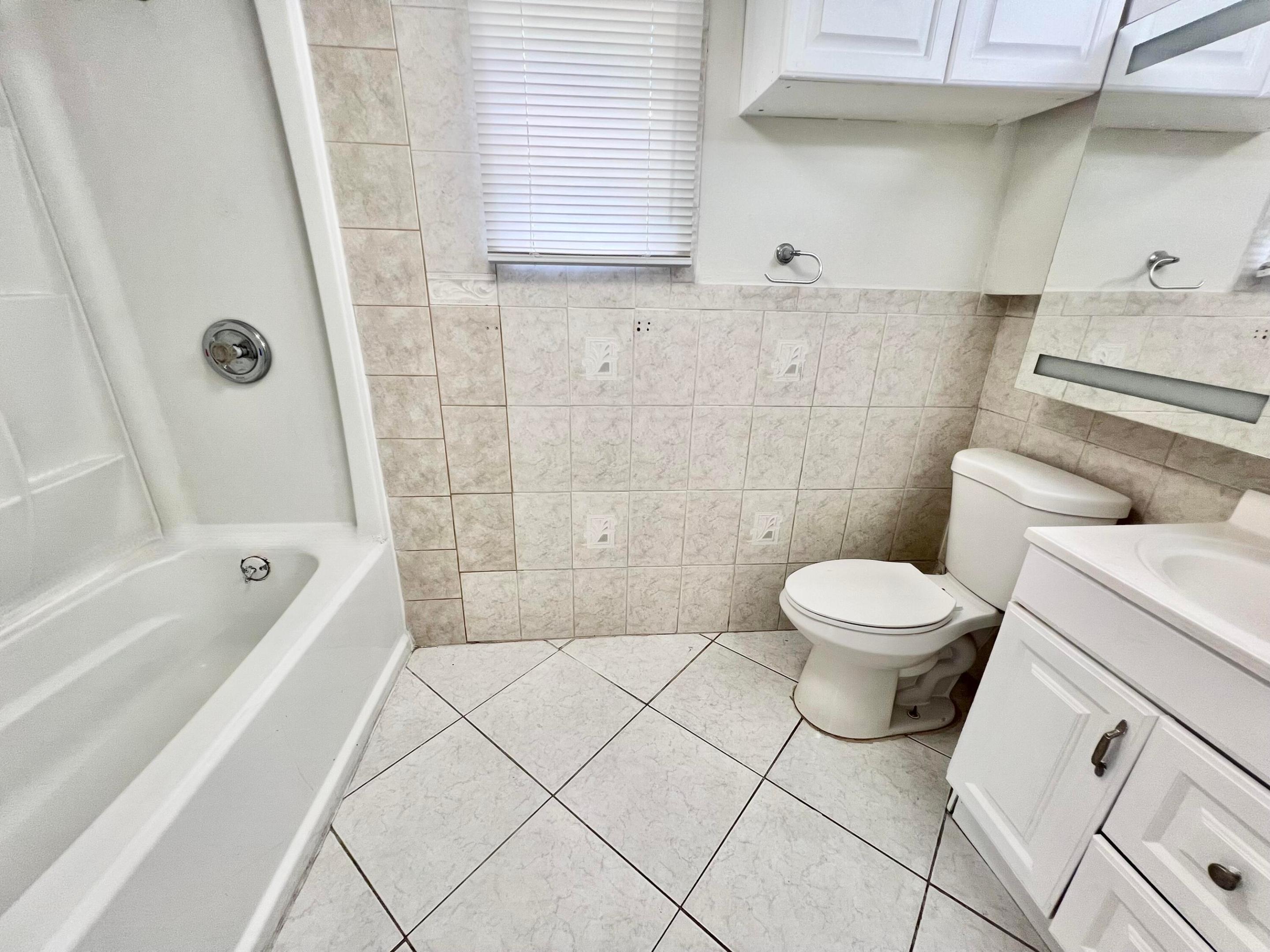 BEVERLY PARK - Residential Lease