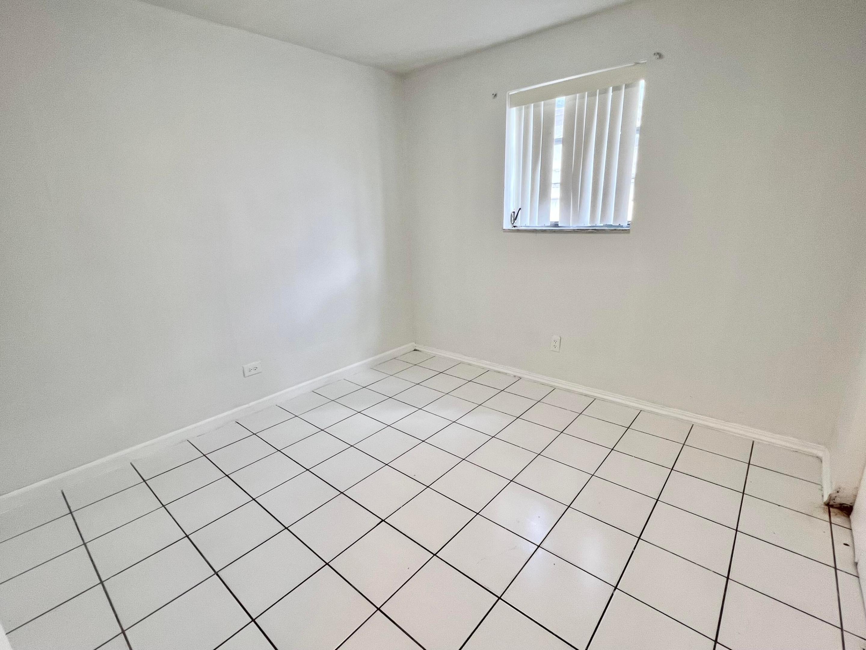 BEVERLY PARK - Residential Lease