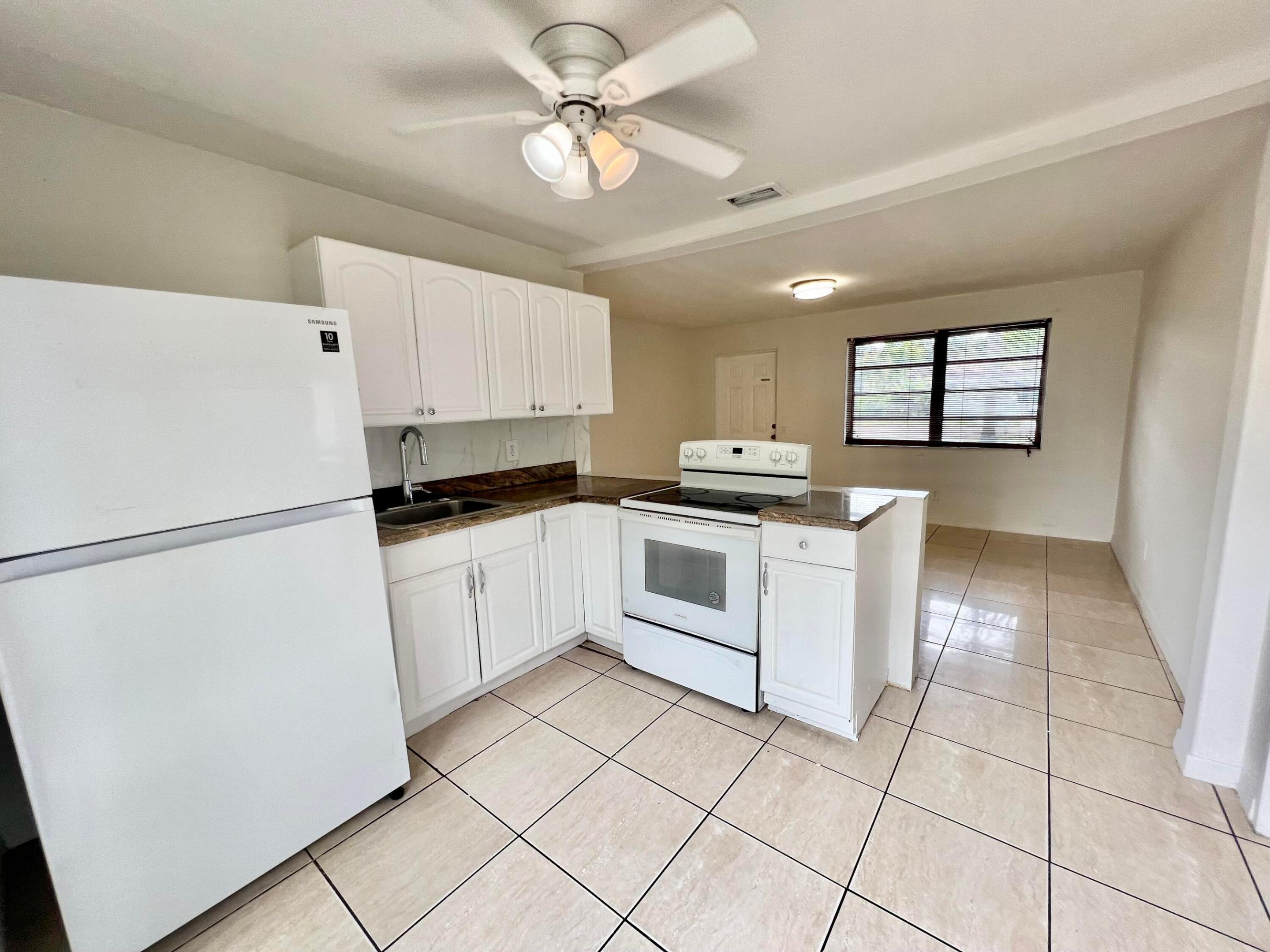 BEVERLY PARK - Residential Lease