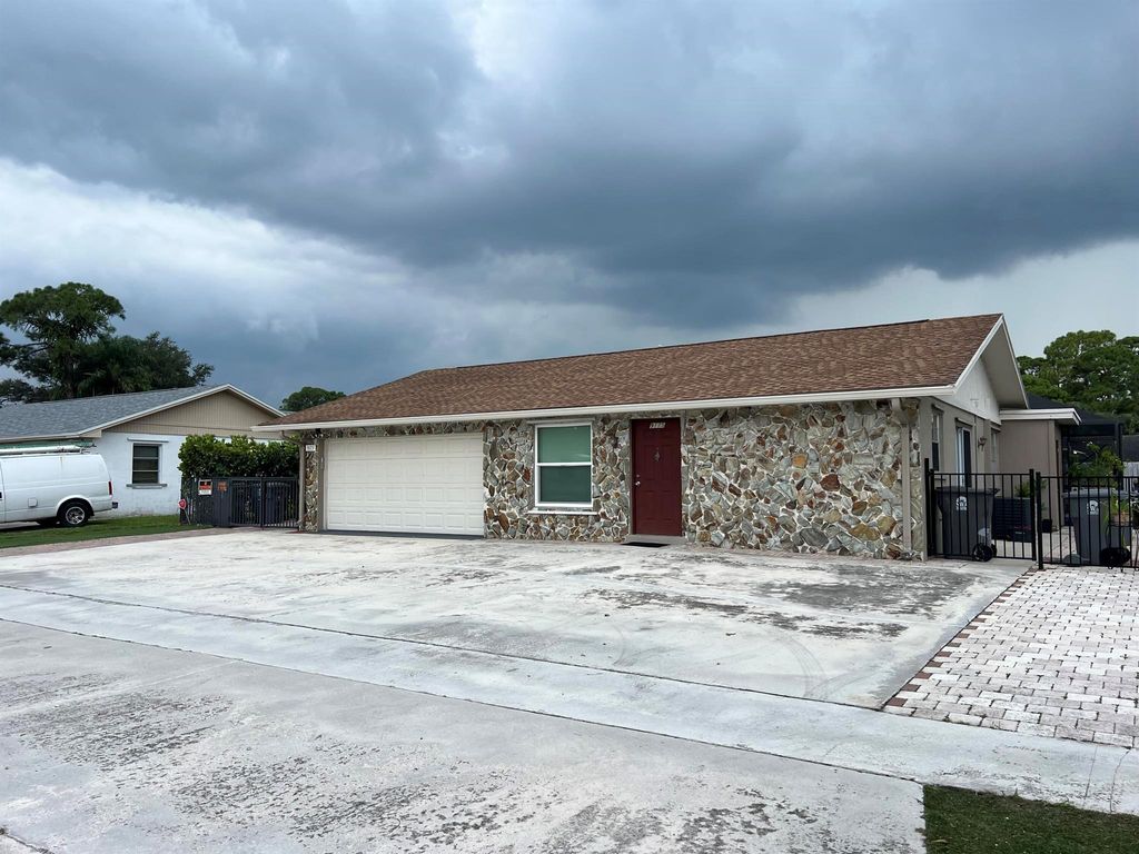 Photo of 9173 E Highland Pines Boulevard, Palm Beach Gardens, FL 33418 (MLS # R11122176)