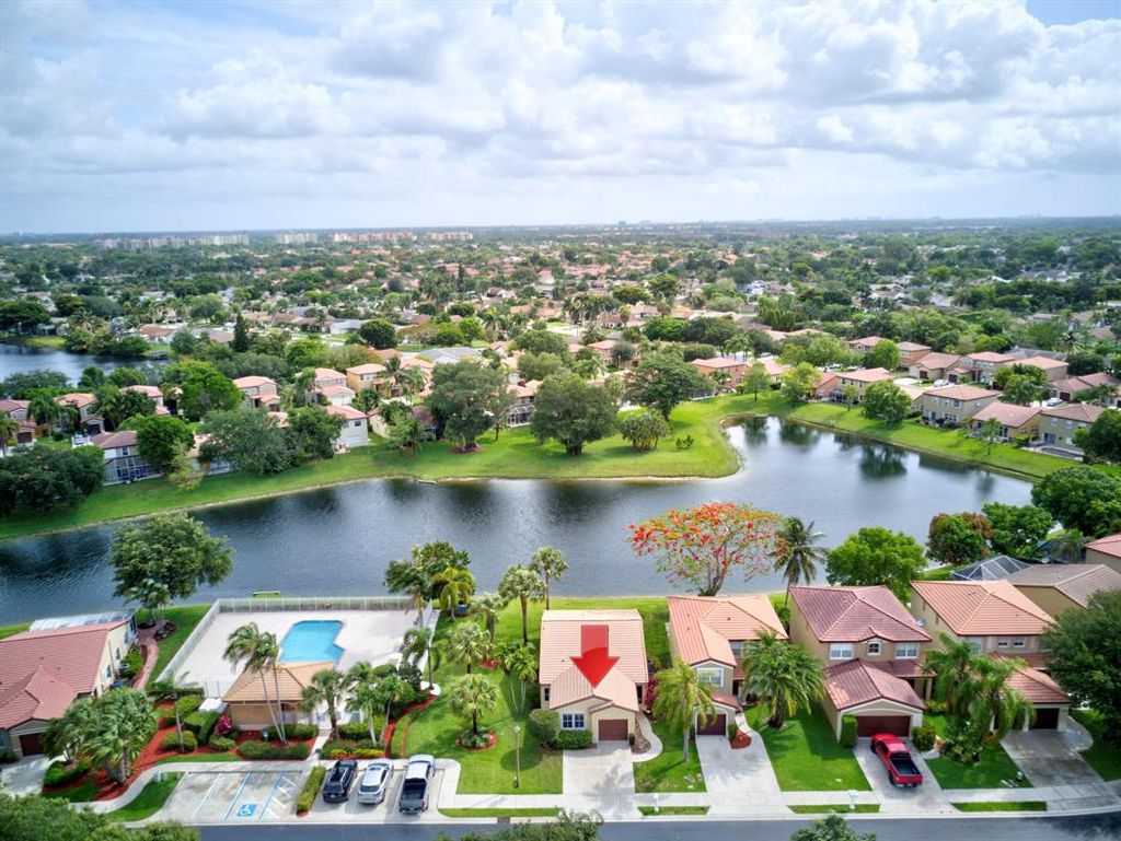 Photo of 4295 NW 1st Place, Deerfield Beach, FL 33442 (MLS # R10717609)