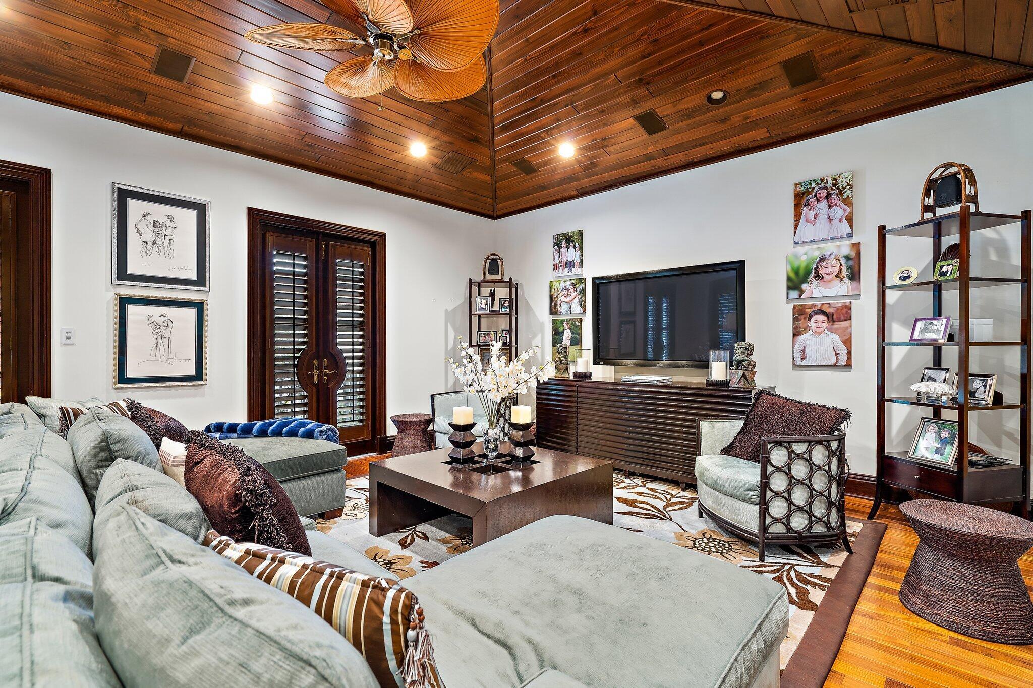 BEARS CLUB - Residential