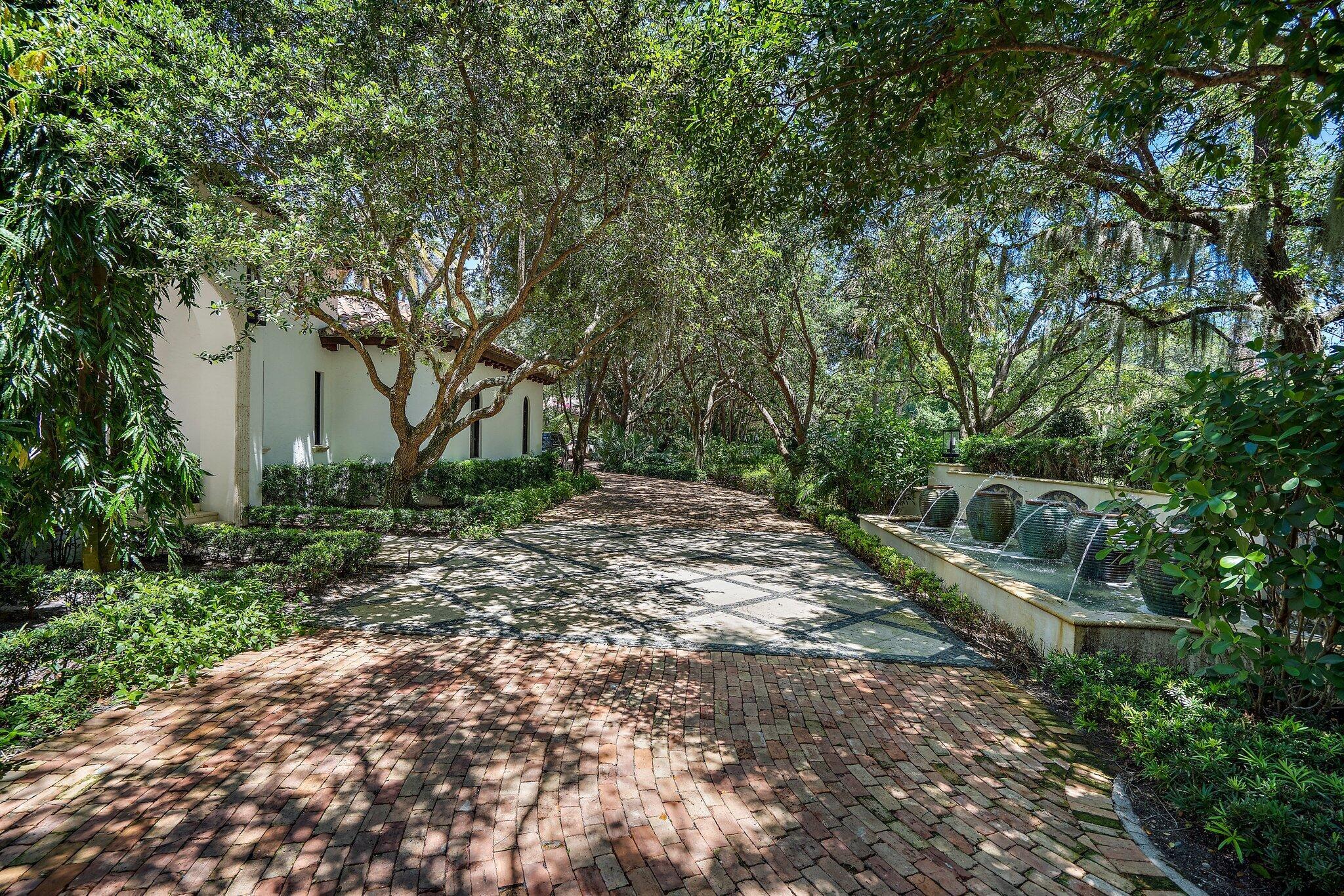 BEARS CLUB - Residential