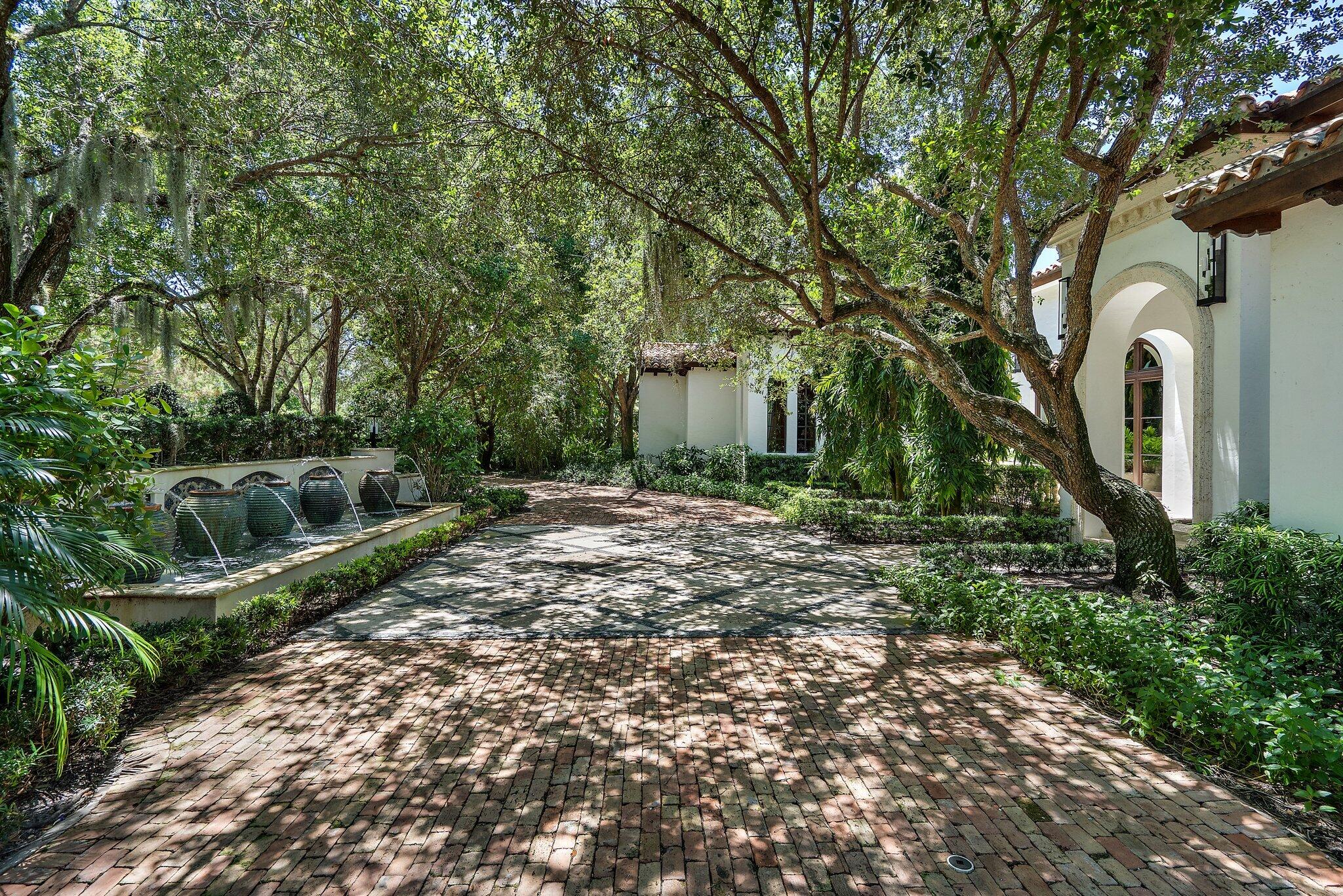 BEARS CLUB - Residential