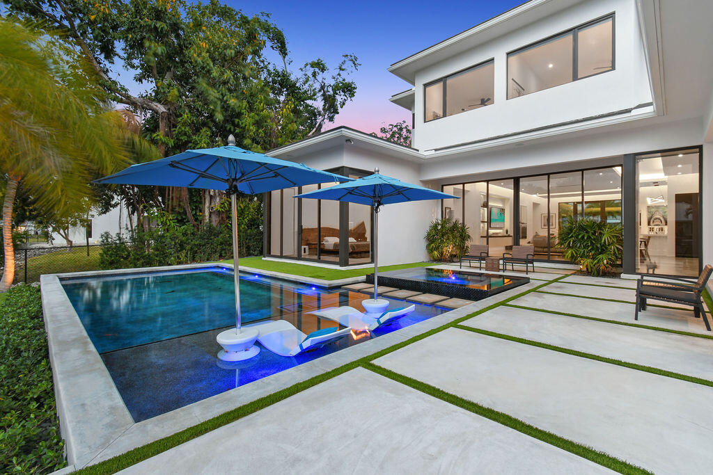 INTRACOASTAL PARK - Residential