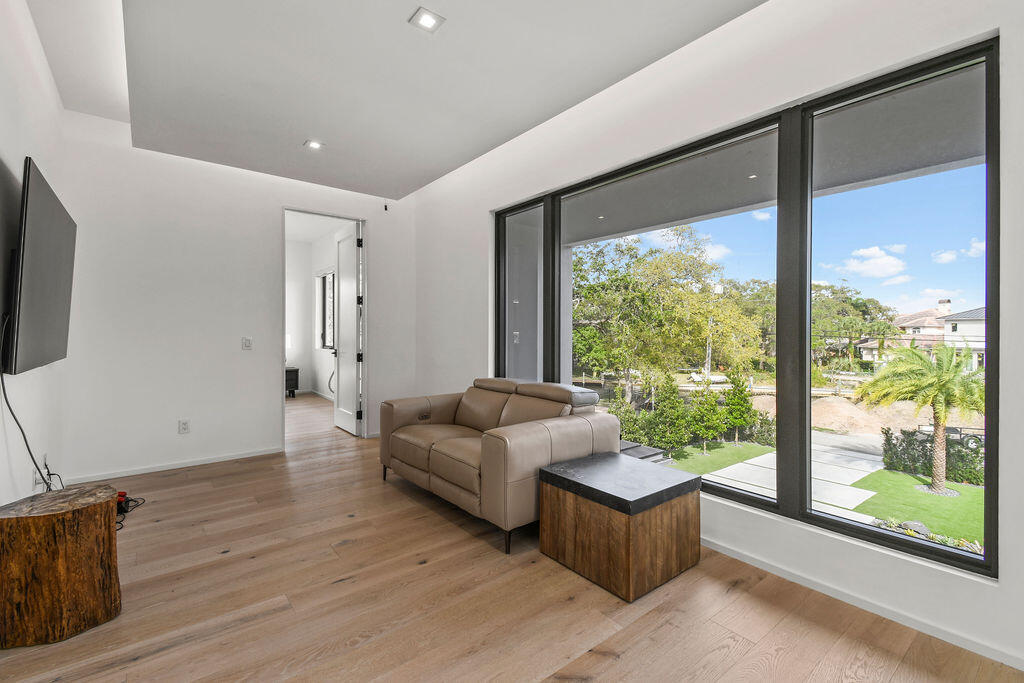 INTRACOASTAL PARK - Residential