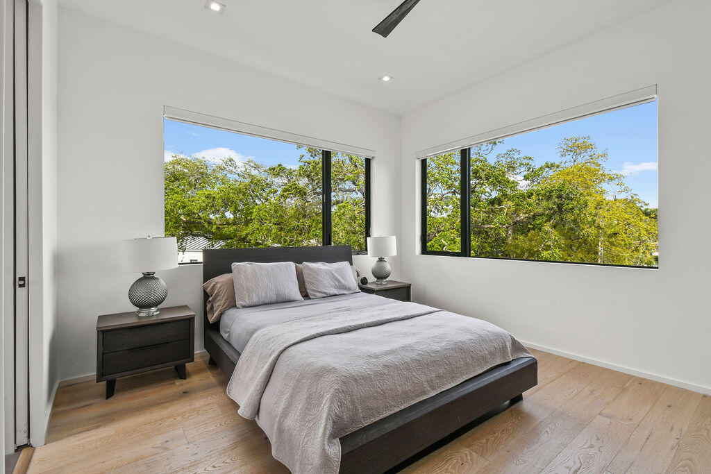 INTRACOASTAL PARK - Residential