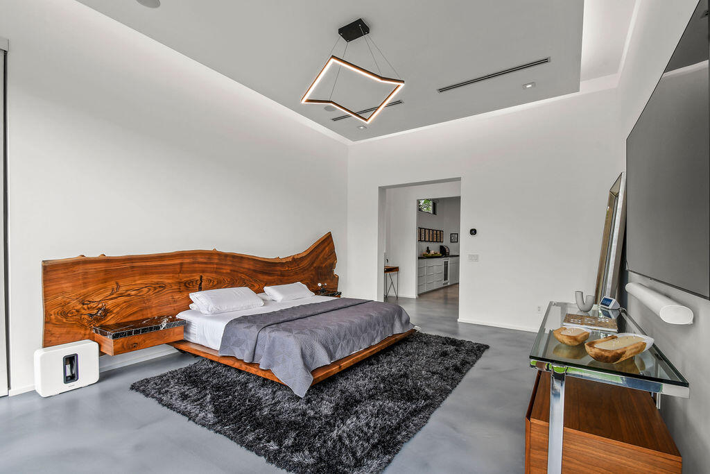 INTRACOASTAL PARK - Residential