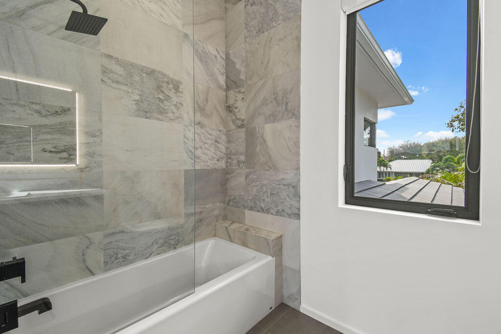 INTRACOASTAL PARK - Residential