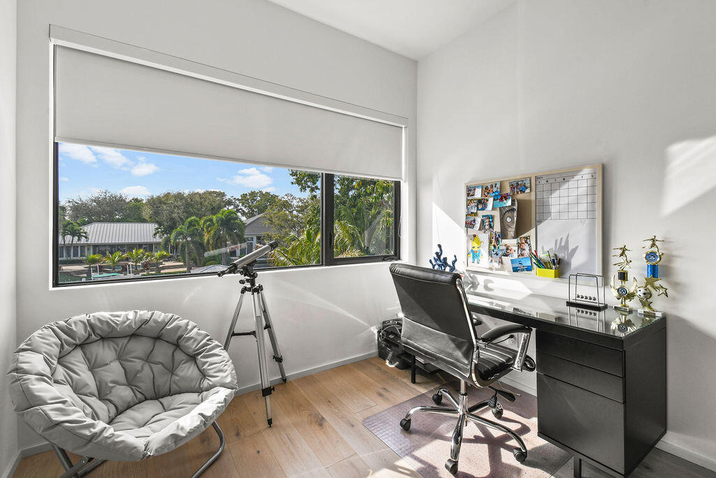 INTRACOASTAL PARK - Residential