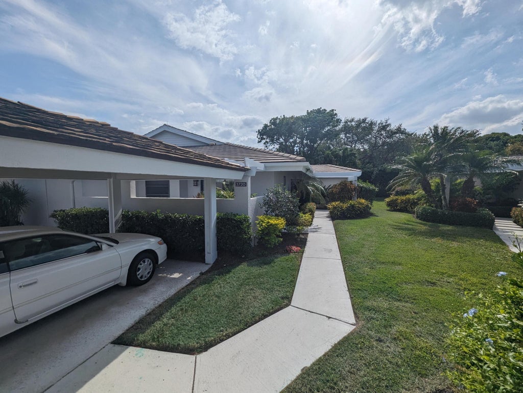 Photo of 3720 FRESHWATER Drive, Jupiter, FL 33477 (MLS # B26069230)