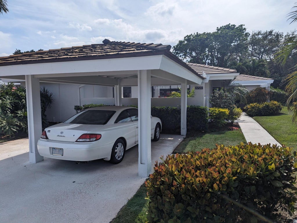 Photo of 3720 FRESHWATER Drive, Jupiter, FL 33477 (MLS # B26069230)