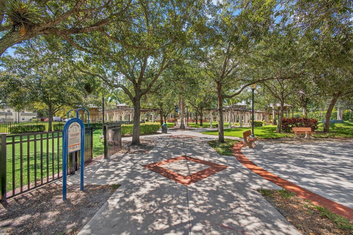 CHAROLAIS CONDO - Residential