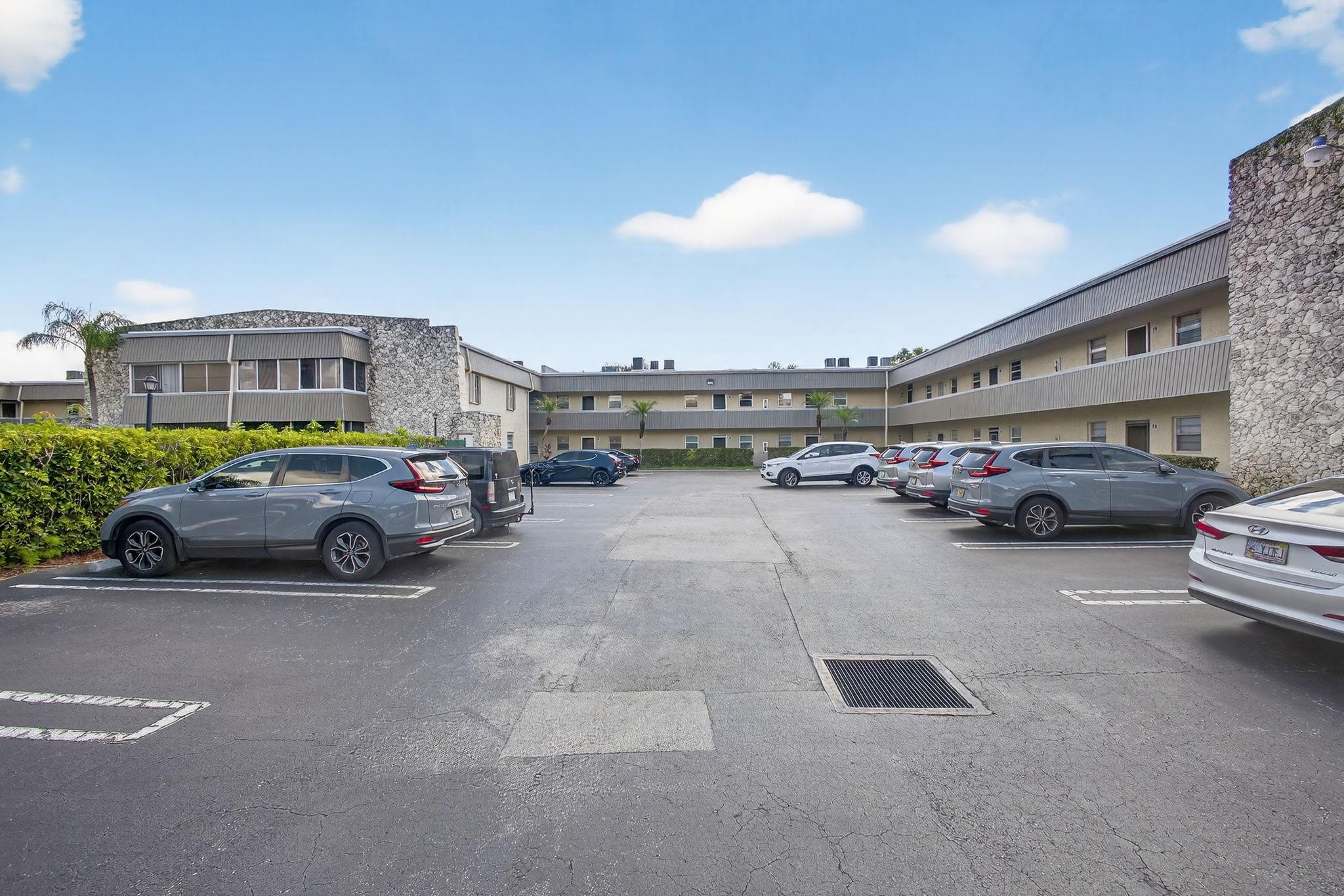 CHAROLAIS CONDO - Residential
