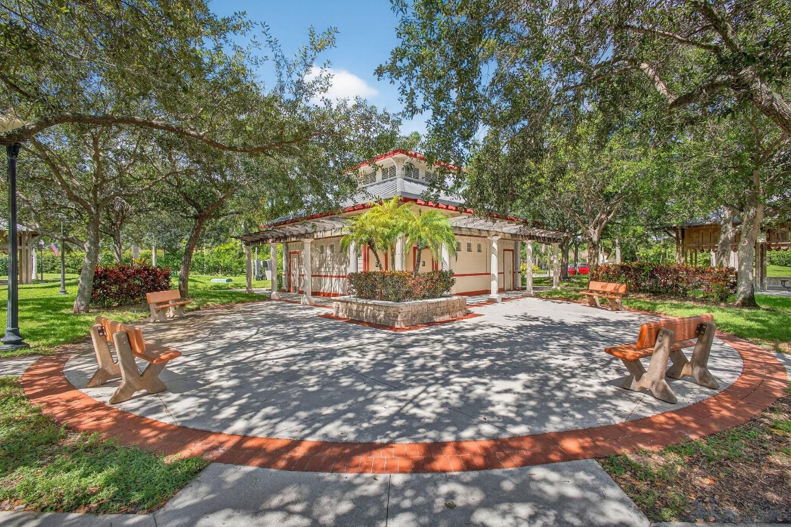 CHAROLAIS CONDO - Residential