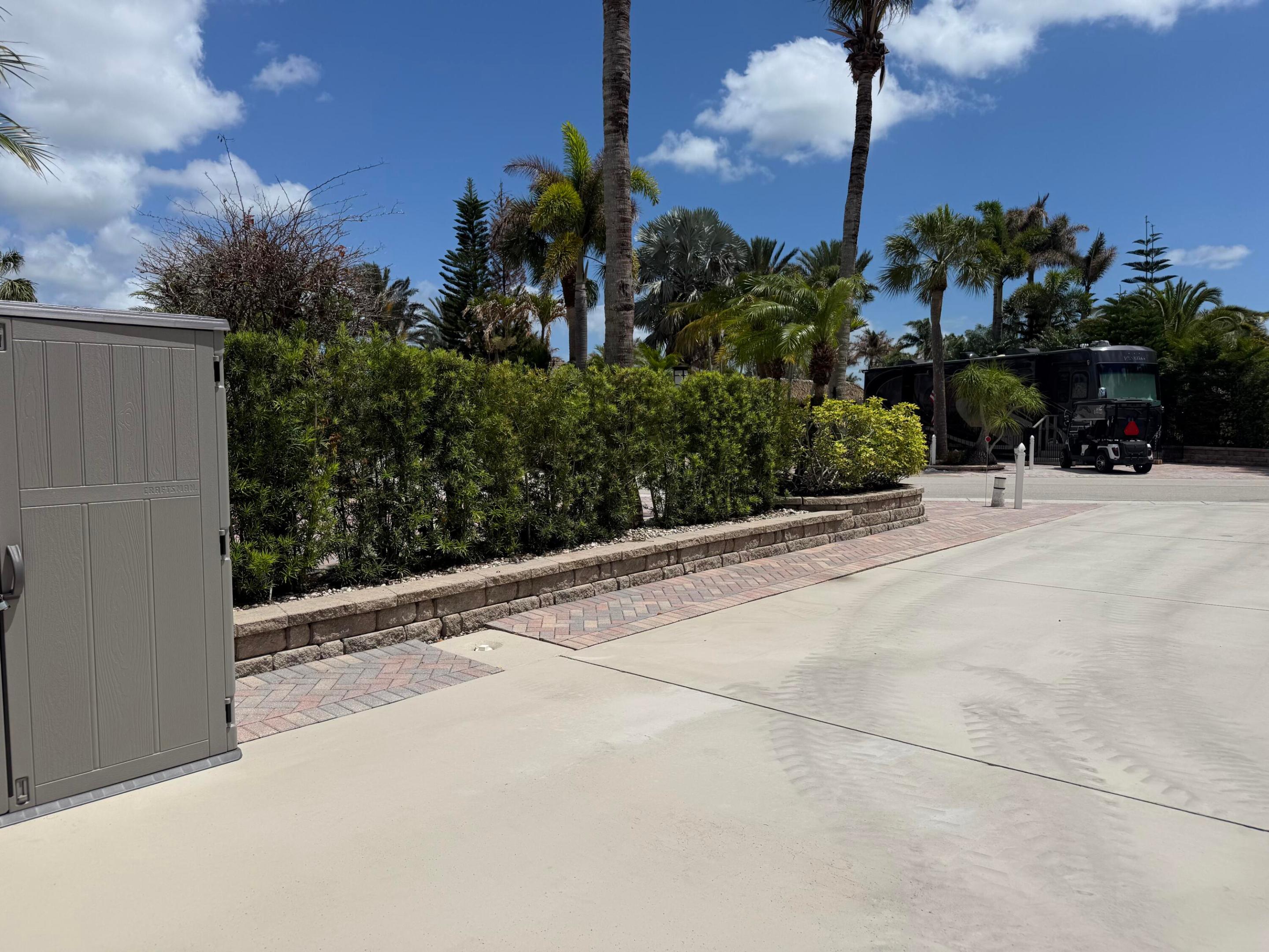 OUTDOOR RESORTS - Land